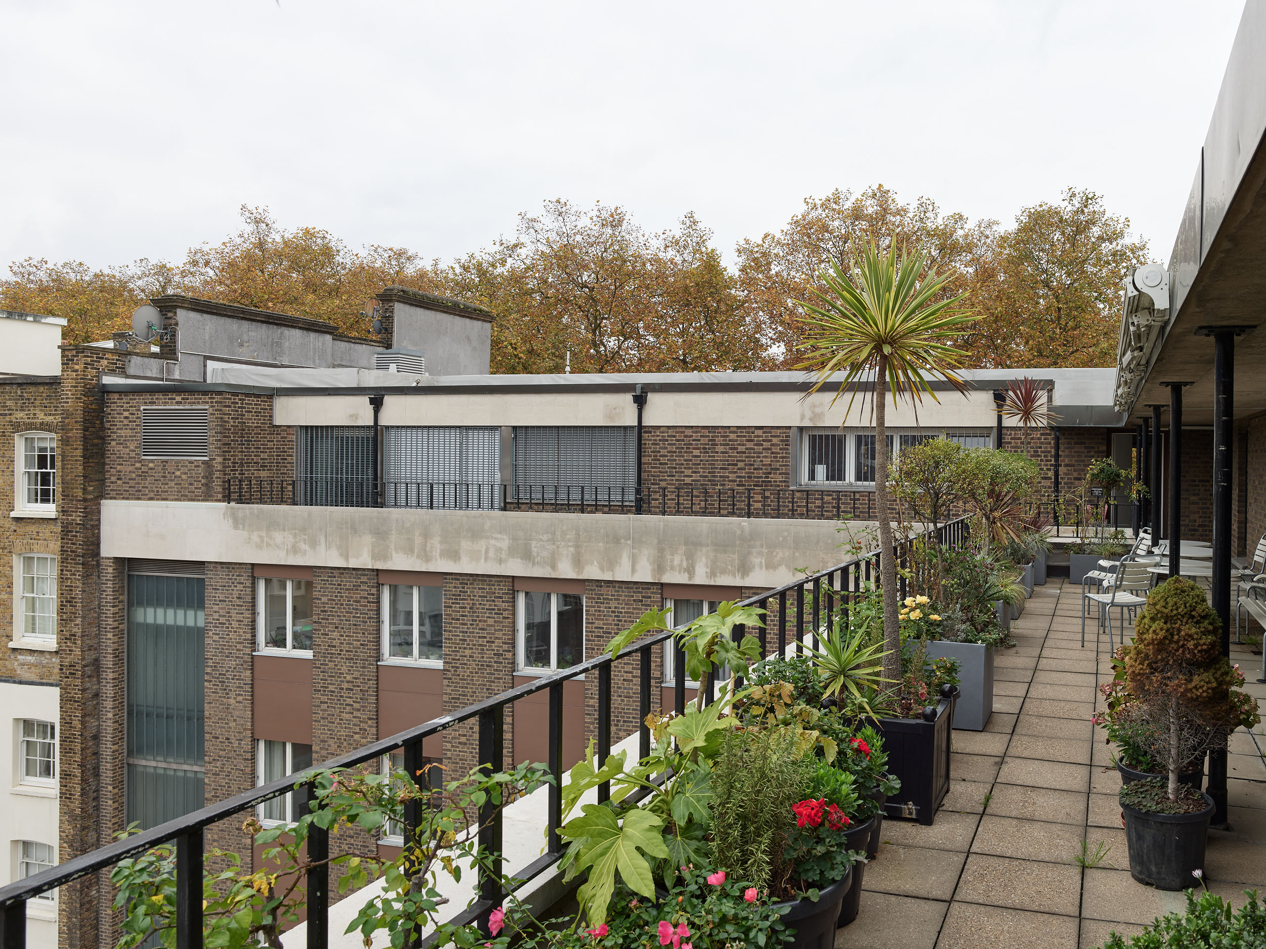 Ahp0008 exterior 004757 J2560